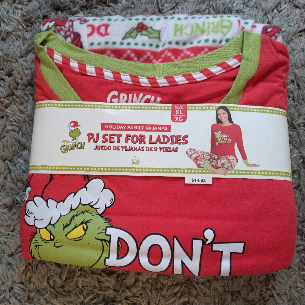 New Women's holiday Grinch pj set